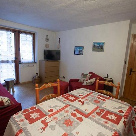 Ferienwohnung Joivy Flat For 6, In The Historic Town Pré-Saint-Didier Exterior foto