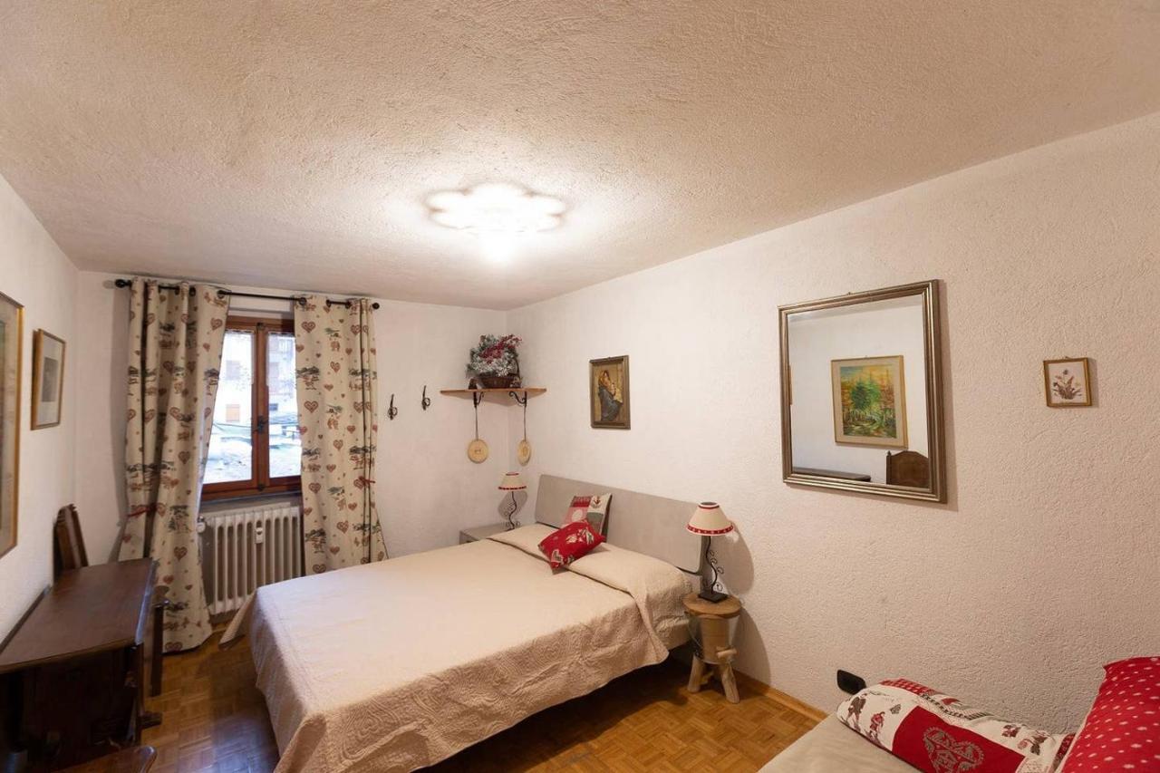 Ferienwohnung Joivy Flat For 6, In The Historic Town Pré-Saint-Didier Exterior foto